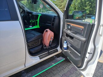 Dodge Ram 1500 Laramie - 15