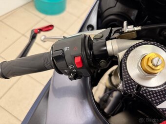 YAMAHA YZF - R1 - 15
