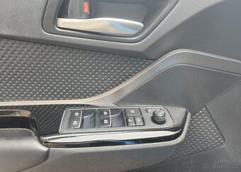 Toyota C-HR VÝBAVA SELECTION-HYBRID - 15