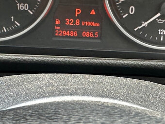 BMW 325i E92 M paket kůže, xenony, r.v. 2009 - 15