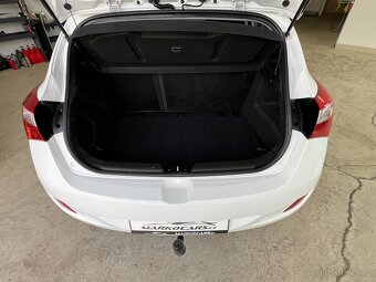 Hyundai i30 CRDi 81KW 1.majitel KLIMA TAŽNÉ ZAŘÍZENÍ - 15