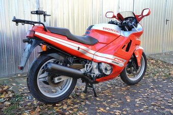 HONDA CBR 600F (PC19) - 15