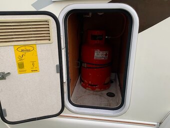 Ideální obytný automobil JOINT 4 - 15