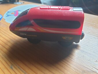 Vláčky  vojáčci, figurky... - 15