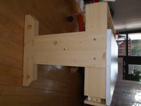 Dřevěný stůl - 15