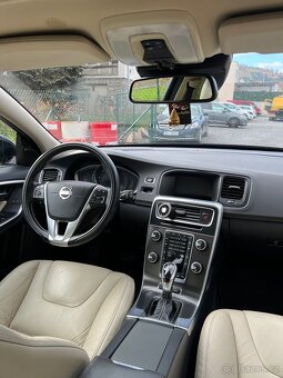 Volvo V60 D6 Plug-In Hybrid - 15