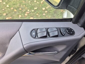 Prodám Mercedes-Benz Viano 2.2 CDI 110kW Trend - KLIMATIZACE - 15