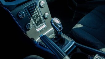 Volvo V40 D2 Momentum - 15