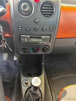 Peugeot Partner 1.6i 80kW, Klima, Tažné, Nová STK - 15
