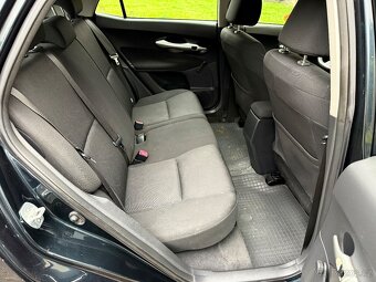 Toyota Auris 1.33i 73kW, ČR, 9/2011, 2.maj. Nové STK - 15