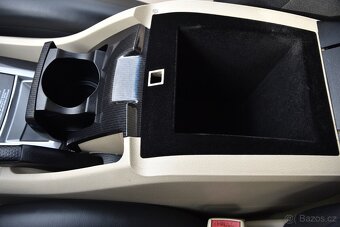 SsangYong Rexton XDi 270 XVT A/T 4X4,TEMP,ŠÍBR,DKLIMA,VÝHŘEV - 15