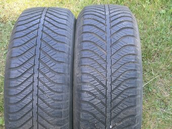 2xObutá celoroční kola GOOD YEAR 205/65 R15  2x 6,5MM - 15