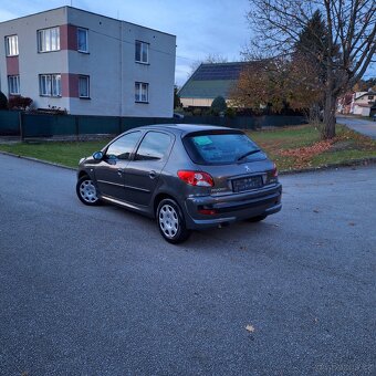 Peugeot 206+ Trendy 1,1i Dovoz Rakousko najeto 76t.km. - 15