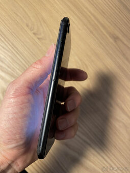 Apple iPhone SE 2020 128 GB, černý - 15