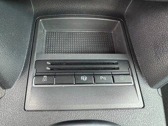 Volkswagen Touran 2.0 TDI 130 kW DSG Highline - 15