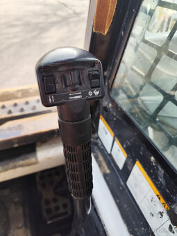 Šmykový nakladač Bobcat S185, Špz. - 15