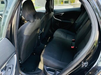 Volvo V40 2.0i BENZÍN MANUÁL FACELIFT LED SENZORY SERVISKA - 15
