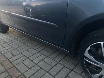 Škoda Fabia 2 1.6 16 v benzin 2009  top stav - 15