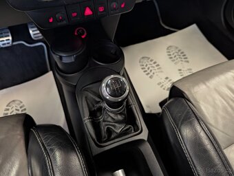 Volkswagen New Beetle 2.3 V5 125kW SPORT EDITION, ŠÍBR, KŮŽE - 15