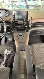 Peugeot Rifter 1.5 BHDi 130 EAT8 Long, GT line, 7 míst - 15