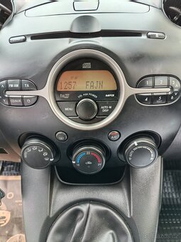 Mazda 2 1.3i 63 Kw 4 valec 64 Tis Km  Nikdy nehavarováno - 15