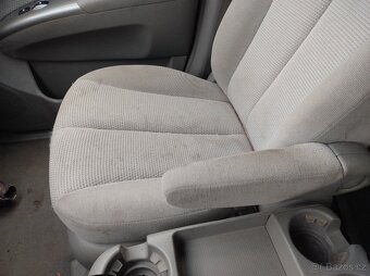 KIA Carnival III 2008 2,9CRDI 136kW J3 XENONY - DILY - 15