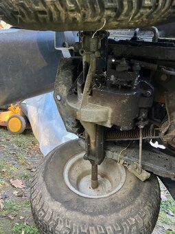 zahradní traktor MTD 155/96T - 15