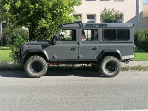 Predám Land Rover Defender 110 - 15