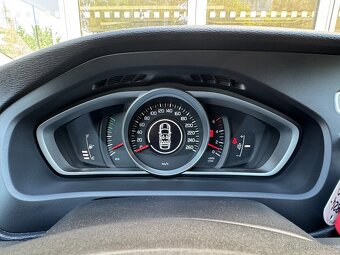 Volvo V40 D2 DRIVE-E Plus DPH - 15