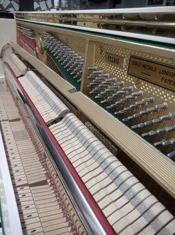 Bílé piano, pianino, klavír Petrof-Rosler - 15