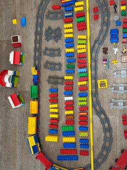 LEGO DUPLO – vlak, koleje, výhybky, kostky, farma, zvířata - 15
