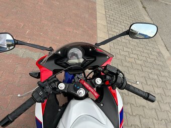 Honda CBR 125 R 2011 - 15