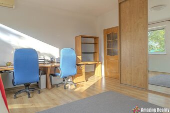 Prodej nadstandardního rodinného domu se zahradním domkem a - 15