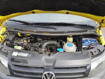 VOLKSWAGEN TRANSPORTER T5 9.MÍST 2.0TDi 75KW 2010 - 15