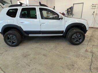 Dacia Duster 1.5dCi 81KW 4x4 1.MAJ TEMPOMAT 2xALU TAŽNÉ ZAŘ. - 15