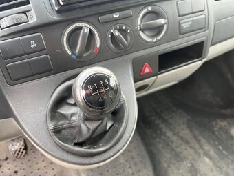 Volkswagen Transporter T5 L2 2.0 TDi 103kW - 15