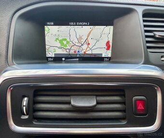 VOLVO V60 2.0D3 5VÁLCE AUTOMAT-NAVI-PDC-LED-156tkm - 15