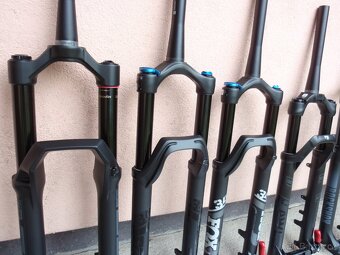 Nové vidlice Fox, Rock Shox, SR Suntour - 15