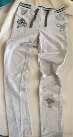 Tepláky-soupravy mix vel. - 15