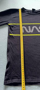 Oblečení po dětech - trička a tepláky - 15