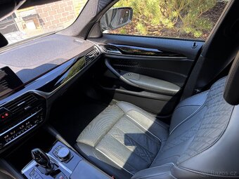 BMW M550i Individual, masáže, Webasto, Head-up, Soft close - 15