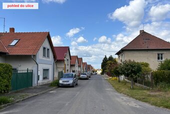 Stavební pozemek k bydlení (možné okamžitě začít stavět) - 15