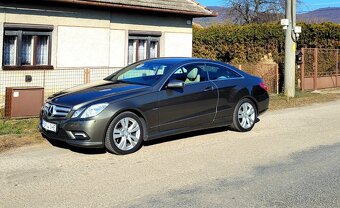 Mercedes Benz E coupe 350 CDI AMG - hnědá kůže - 15