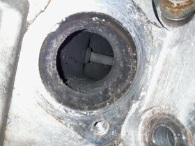 Hlavy s mustanga 3.8 v6 - 15