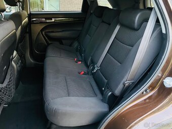 Kia Sorento 2.2CRDi 4x4 MANUÁL KAMERA 7 MÍST VÝHŘEV TAŽNÉ - 15