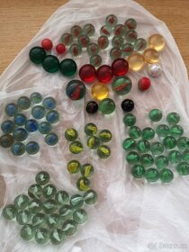 Panenky-různé- retro, mončičák, igráčci +... - 15