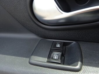 Dacia Sandero 0,9 i , č. 54 - 15
