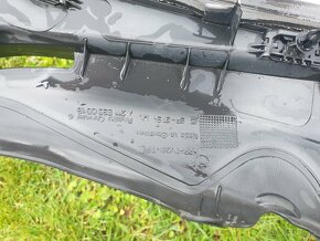 Mercedes  w211 plast levy prah modrá barva 1500kč - 15