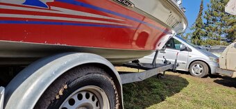 Loď SEA RAY, motor MERCRUISER s přívěsem RUSCHMEIER - 15