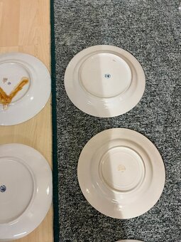 Různé staré talíře na výstavu nebo doplnění setu - 15